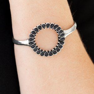 Divinely Desert - Black